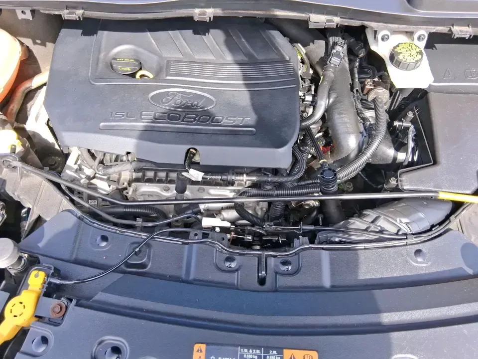 2017 Ford Escape SE (1FMCU9GD2HU) with an 1.5L L4 DOHC 16V engine, 6A transmission, located at 880 E. National Road, Vandalia, OH, 45377, (937) 908-9800, 39.891918, -84.183594 - Make every day easier-whether you're tackling a long commute up I-75, shuttling kids between school and practice, or packing up for a weekend escape to the Dayton area parks. This 2017 Ford Escape SE in Magnetic Metallic is the kind of compact SUV that fits real life in Vandalia, OH: easy to park, c - Photo#10