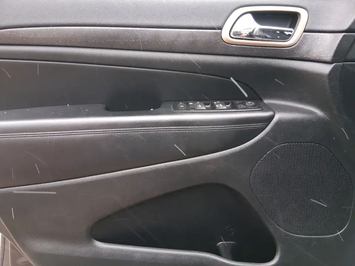 2015 Jeep Grand Cherokee Laredo (1C4RJFAG5FC) with an 3.6L V-6 DOHC engine, 8-Speed Automatic transmission, located at 1951 S Dayton Lakeview Rd., New Carlisle, OH, 45344, (937) 908-9800, 39.890999, -84.050255 - Need one SUV that can handle school drop-offs in the morning, a smooth I75 commute at lunchtime, and a last-minute weekend escape to the Miami Valley trails? This 2015 Jeep Grand Cherokee Laredo 4WD is built for real life in Troy, Ohio-comfortable enough for daily driving, confident enough for unpre - Photo#19