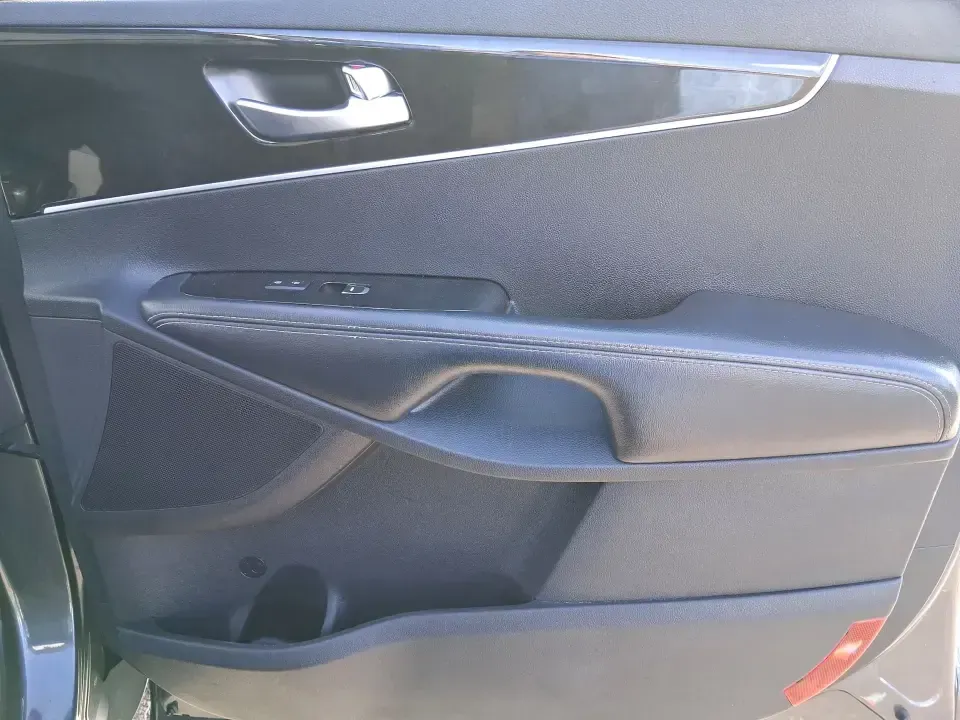 2017 Kia Sorento 2.4L LX (5XYPGDA36HG) with an 2.4L I-4 gasoline direct injection engine, 6A transmission, located at 1099 N County Rd 25A , Troy, OH, 45373, (937) 908-9800, 40.057079, -84.212883 - Picture your next weekend: groceries loaded, kids (or friends) comfortable in the back, and you're heading out of Troy for a quick getaway-maybe a stroll through downtown near the Miami River, a stop by Hobart Arena for an event, or an easy cruise up I75 toward Dayton. This 2017 Kia Sorento 2.4L LX - Photo#18