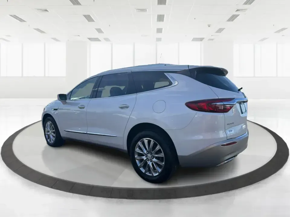 2018 Buick Enclave Premium (5GAEVBKW6JJ) with an 3.6L V-6 gasoline direct injection engine, 9A transmission, located at 1230 East Main St, Xenia, OH, 45385, (937) 908-9800, 39.688026, -83.910172 - Pack the kids, queue up a playlist, and point the nose toward your next weekend getaway-this 2018 Buick Enclave Premium is built for real life in Troy, Ohio, whether you're doing school drop-offs, a long commute down I-75, or a comfortable road trip to Dayton, Columbus, or the Miami Valley. With thr - Photo#4