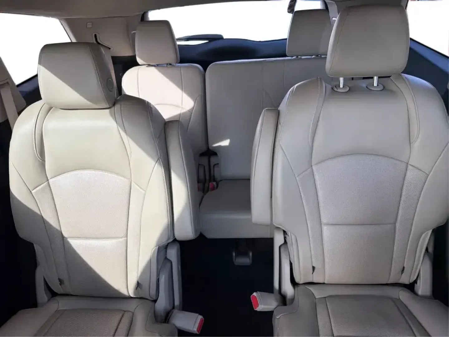 2018 Buick Enclave Premium (5GAEVBKW6JJ) with an 3.6L V-6 gasoline direct injection engine, 9A transmission, located at 1230 East Main St, Xenia, OH, 45385, (937) 908-9800, 39.688026, -83.910172 - Pack the kids, queue up a playlist, and point the nose toward your next weekend getaway-this 2018 Buick Enclave Premium is built for real life in Troy, Ohio, whether you're doing school drop-offs, a long commute down I-75, or a comfortable road trip to Dayton, Columbus, or the Miami Valley. With thr - Photo#14