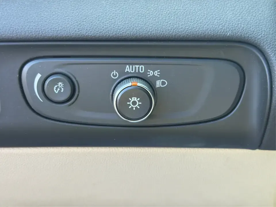 2018 Buick Enclave Premium (5GAEVBKW6JJ) with an 3.6L V-6 gasoline direct injection engine, 9A transmission, located at 1230 East Main St, Xenia, OH, 45385, (937) 908-9800, 39.688026, -83.910172 - Pack the kids, queue up a playlist, and point the nose toward your next weekend getaway-this 2018 Buick Enclave Premium is built for real life in Troy, Ohio, whether you're doing school drop-offs, a long commute down I-75, or a comfortable road trip to Dayton, Columbus, or the Miami Valley. With thr - Photo#17