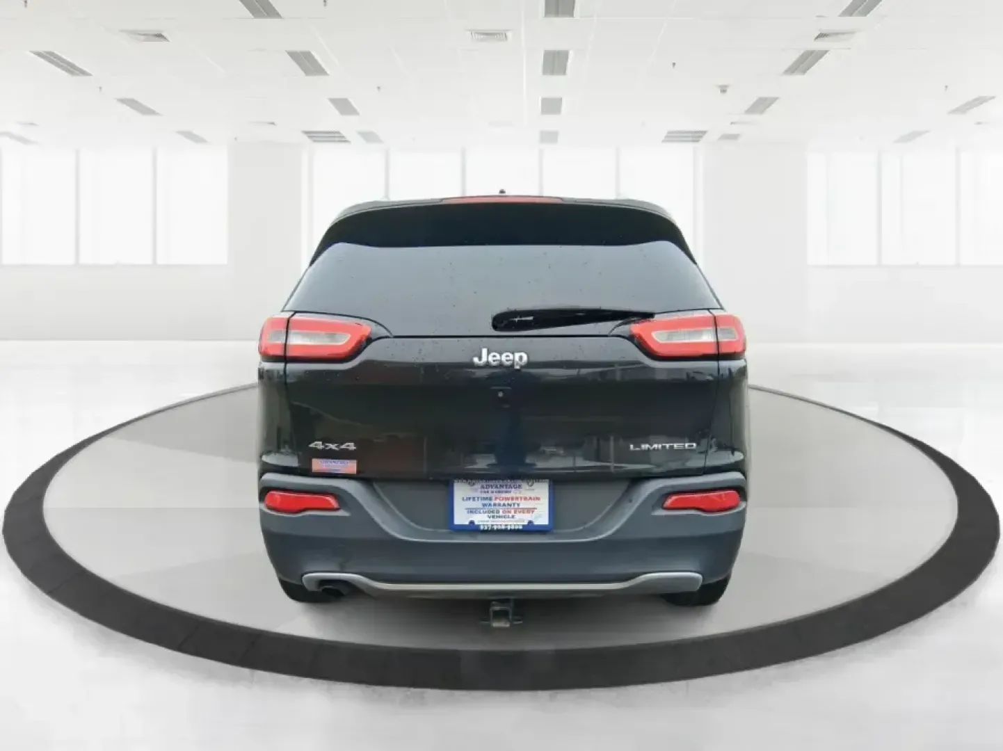 2015 Jeep Cherokee Limited (1C4PJMDBXFW) with an 2.4L L4 DOHC 16V engine, 9-Speed Automatic transmission, located at 401 Woodman Dr, Riverside, OH, 45431, (937) 908-9800, 39.760899, -84.123421 - Need one vehicle that can handle the weekday grind and still feel ready for a last-minute getaway? This 2015 Jeep Cherokee Limited 4WD in Brilliant Black Crystal Pearlcoat is built for Riverside life-comfortable for daily commutes, confident in Ohio weather, and versatile enough for road trips, socc - Photo#3