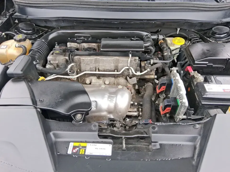 2015 Jeep Cherokee Limited (1C4PJMDBXFW) with an 2.4L L4 DOHC 16V engine, 9-Speed Automatic transmission, located at 1230 East Main St, Xenia, OH, 45385, (937) 908-9800, 39.688026, -83.910172 - Need one vehicle that can handle the weekday grind and still feel ready for a last-minute getaway? This 2015 Jeep Cherokee Limited 4WD in Brilliant Black Crystal Pearlcoat is built for Riverside life-comfortable for daily commutes, confident in Ohio weather, and versatile enough for road trips, socc - Photo#11