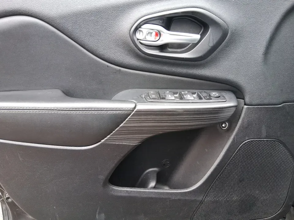 2015 Jeep Cherokee Limited (1C4PJMDBXFW) with an 2.4L L4 DOHC 16V engine, 9-Speed Automatic transmission, located at 1230 East Main St, Xenia, OH, 45385, (937) 908-9800, 39.688026, -83.910172 - Need one vehicle that can handle the weekday grind and still feel ready for a last-minute getaway? This 2015 Jeep Cherokee Limited 4WD in Brilliant Black Crystal Pearlcoat is built for Riverside life-comfortable for daily commutes, confident in Ohio weather, and versatile enough for road trips, socc - Photo#19