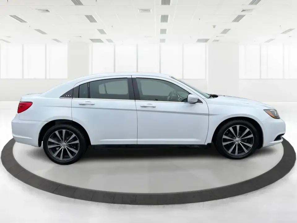 2013 Chrysler 200 Touring (1C3CCBBG4DN) with an 3.6L V6 DOHC 24V FFV engine, 6-Speed Automatic transmission, located at 4508 South Dixie Dr, Moraine, OH, 45439, (937) 908-9800, 39.689976, -84.218452 - 2013 Chrysler 200 Touring - Photo#1