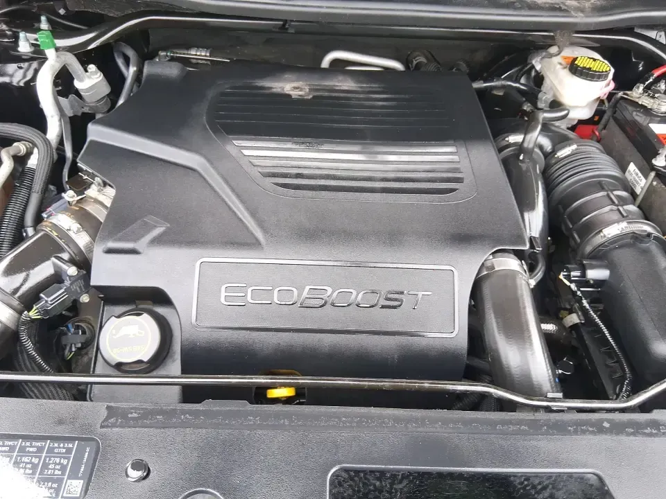 2018 Ford Explorer Sport (1FM5K8GT1JG) with an EcoBoost 3.5L V-6 gasoline direct injection engine, 6A transmission, located at 401 Woodman Dr, Riverside, OH, 45431, (937) 908-9800, 39.760899, -84.123421 - Life moves fast in the Miami Valley-school drop-offs, long commutes, weekend tournaments, and spontaneous road trips down I675 or over to Downtown Dayton-and you need an SUV that can keep up comfortably in every season. This 2018 Ford Explorer Sport in Shadow Black is built for families, commuters, - Photo#11