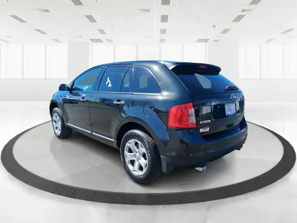 2014 Ford Edge SE (2FMDK4GC2EB) with an 3.5L V-6 DOHC engine, 6-Speed Automatic transmission, located at 401 Woodman Dr, Riverside, OH, 45431, (937) 908-9800, 39.760899, -84.123421 - Whether you're juggling school drop-offs, commuting across the Miami Valley, or packing up for a weekend getaway, this 2014 Ford Edge SE is the kind of SUV that fits real life in Riverside, Ohio. With a roomy cabin, confident traction for unpredictable Midwest weather, and everyday comfort features, - Photo#4