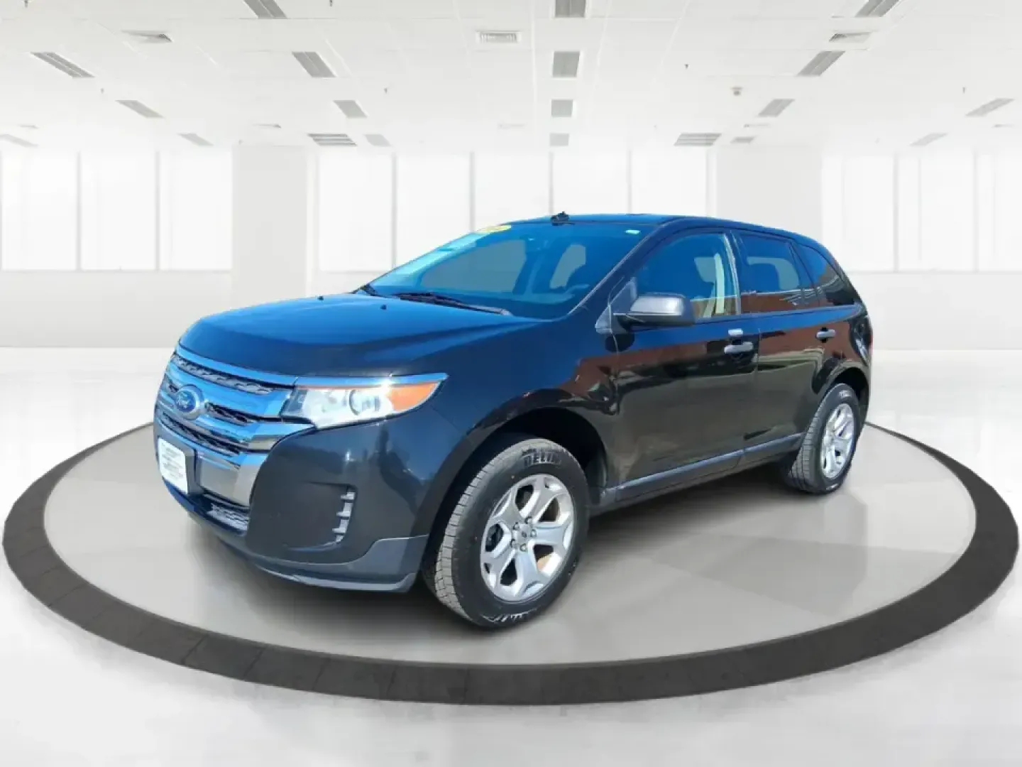 2014 Ford Edge SE (2FMDK4GC2EB) with an 3.5L V-6 DOHC engine, 6-Speed Automatic transmission, located at 401 Woodman Dr, Riverside, OH, 45431, (937) 908-9800, 39.760899, -84.123421 - Whether you're juggling school drop-offs, commuting across the Miami Valley, or packing up for a weekend getaway, this 2014 Ford Edge SE is the kind of SUV that fits real life in Riverside, Ohio. With a roomy cabin, confident traction for unpredictable Midwest weather, and everyday comfort features, - Photo#8