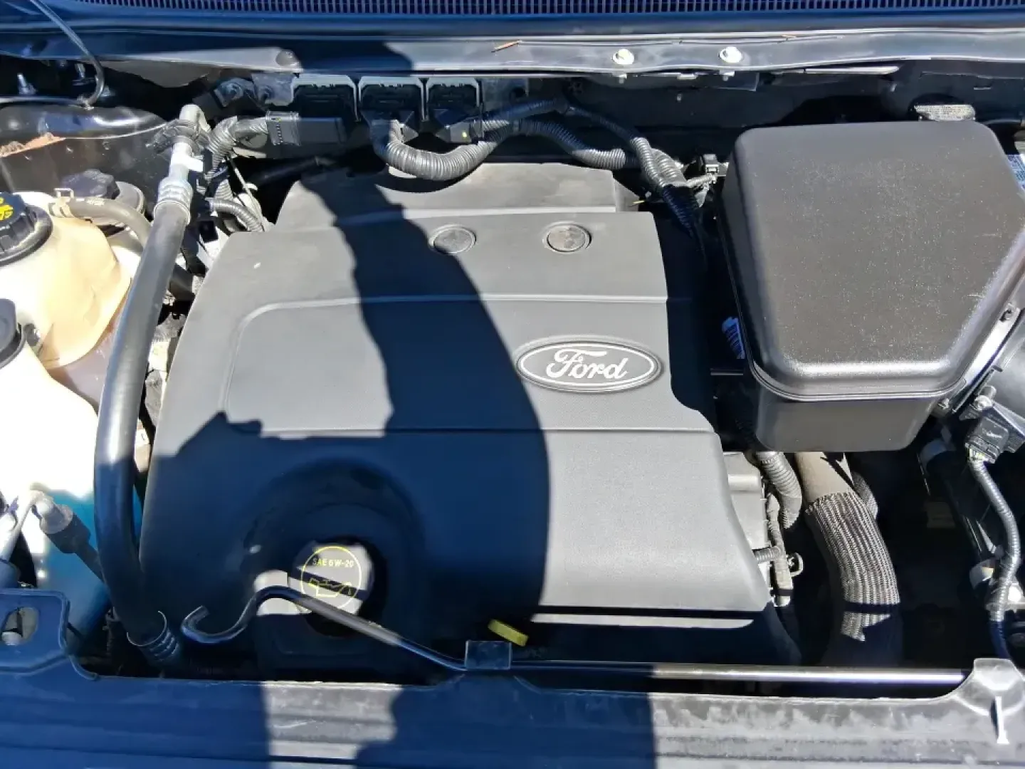 2014 Ford Edge SE (2FMDK4GC2EB) with an 3.5L V-6 DOHC engine, 6-Speed Automatic transmission, located at 401 Woodman Dr, Riverside, OH, 45431, (937) 908-9800, 39.760899, -84.123421 - Whether you're juggling school drop-offs, commuting across the Miami Valley, or packing up for a weekend getaway, this 2014 Ford Edge SE is the kind of SUV that fits real life in Riverside, Ohio. With a roomy cabin, confident traction for unpredictable Midwest weather, and everyday comfort features, - Photo#11