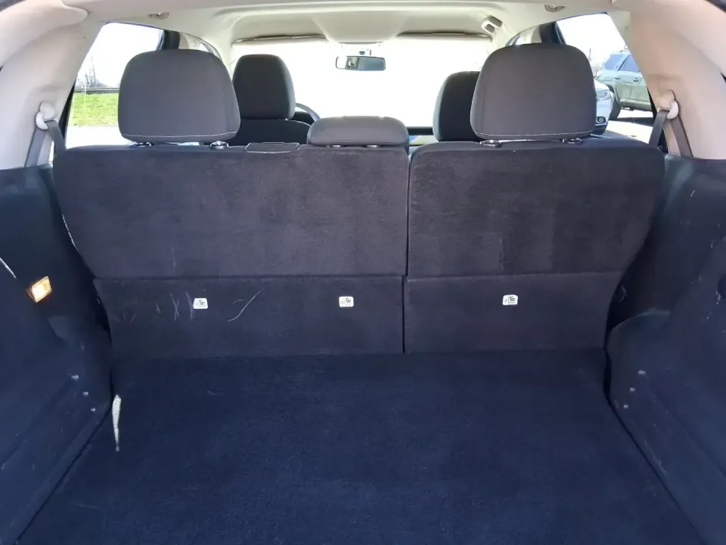 2014 Ford Edge SE (2FMDK4GC2EB) with an 3.5L V-6 DOHC engine, 6-Speed Automatic transmission, located at 401 Woodman Dr, Riverside, OH, 45431, (937) 908-9800, 39.760899, -84.123421 - Whether you're juggling school drop-offs, commuting across the Miami Valley, or packing up for a weekend getaway, this 2014 Ford Edge SE is the kind of SUV that fits real life in Riverside, Ohio. With a roomy cabin, confident traction for unpredictable Midwest weather, and everyday comfort features, - Photo#12