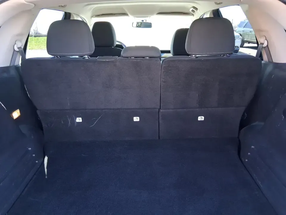 2014 Ford Edge SE (2FMDK4GC2EB) with an 3.5L V-6 DOHC engine, 6-Speed Automatic transmission, located at 401 Woodman Dr, Riverside, OH, 45431, (937) 908-9800, 39.760899, -84.123421 - Whether you're juggling school drop-offs, commuting across the Miami Valley, or packing up for a weekend getaway, this 2014 Ford Edge SE is the kind of SUV that fits real life in Riverside, Ohio. With a roomy cabin, confident traction for unpredictable Midwest weather, and everyday comfort features, - Photo#12