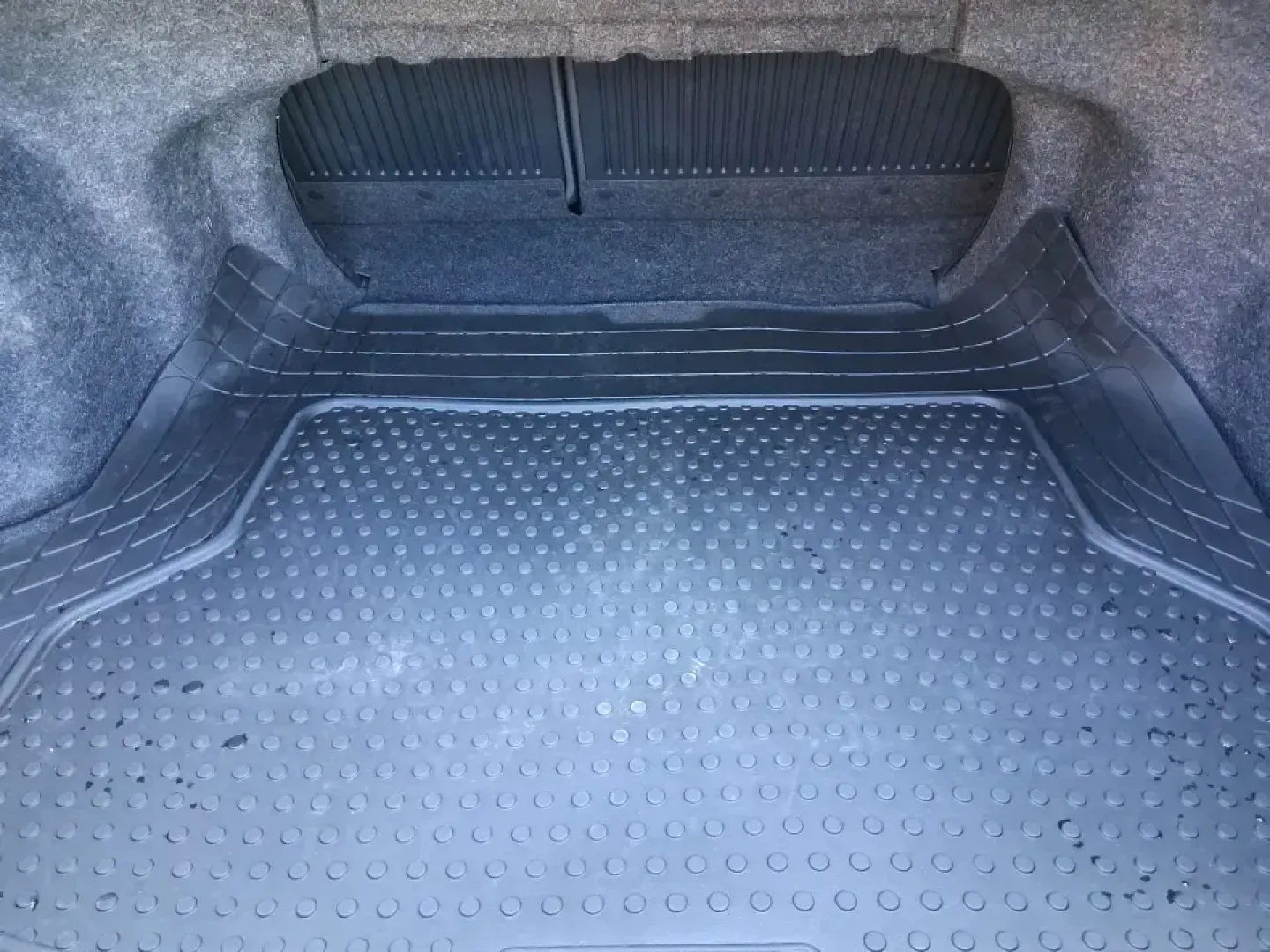 2014 Toyota Camry SE (4T1BF1FK4EU) with an 2.5L I-4 DOHC engine, 6-Speed Automatic transmission, located at 401 Woodman Dr, Riverside, OH, 45431, (937) 908-9800, 39.760899, -84.123421 - Picture your next week going smoother: a reliable commuter for the drive to Wright-Patterson AFB, an easy-to-park sedan for errands around Riverside, and a comfortable ride for weekend trips toward downtown Dayton or a quick loop on I-675. This 2014 Toyota Camry SE is built for real life-dependable, - Photo#12