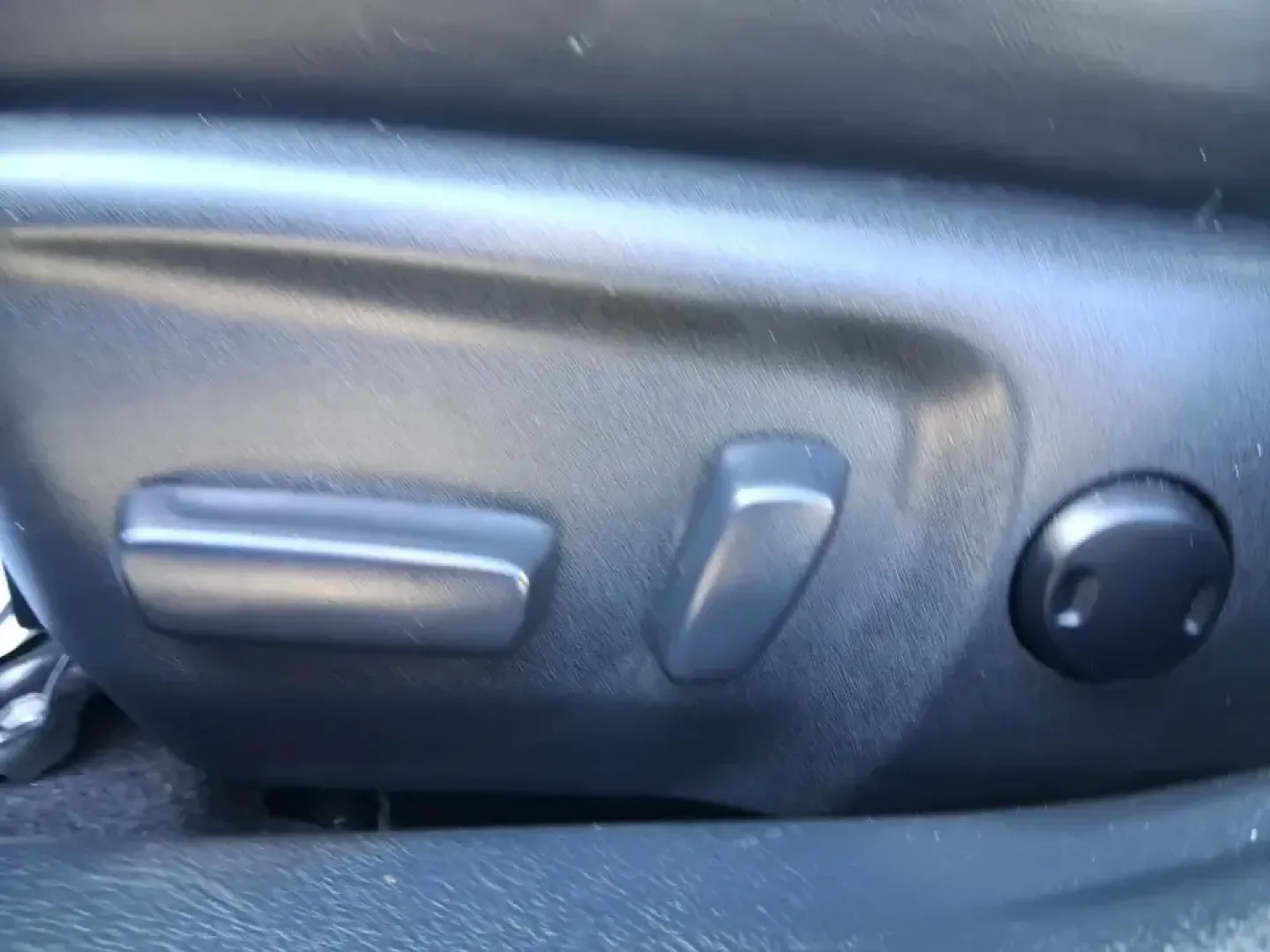 2014 Toyota Camry SE (4T1BF1FK4EU) with an 2.5L I-4 DOHC engine, 6-Speed Automatic transmission, located at 401 Woodman Dr, Riverside, OH, 45431, (937) 908-9800, 39.760899, -84.123421 - Picture your next week going smoother: a reliable commuter for the drive to Wright-Patterson AFB, an easy-to-park sedan for errands around Riverside, and a comfortable ride for weekend trips toward downtown Dayton or a quick loop on I-675. This 2014 Toyota Camry SE is built for real life-dependable, - Photo#17