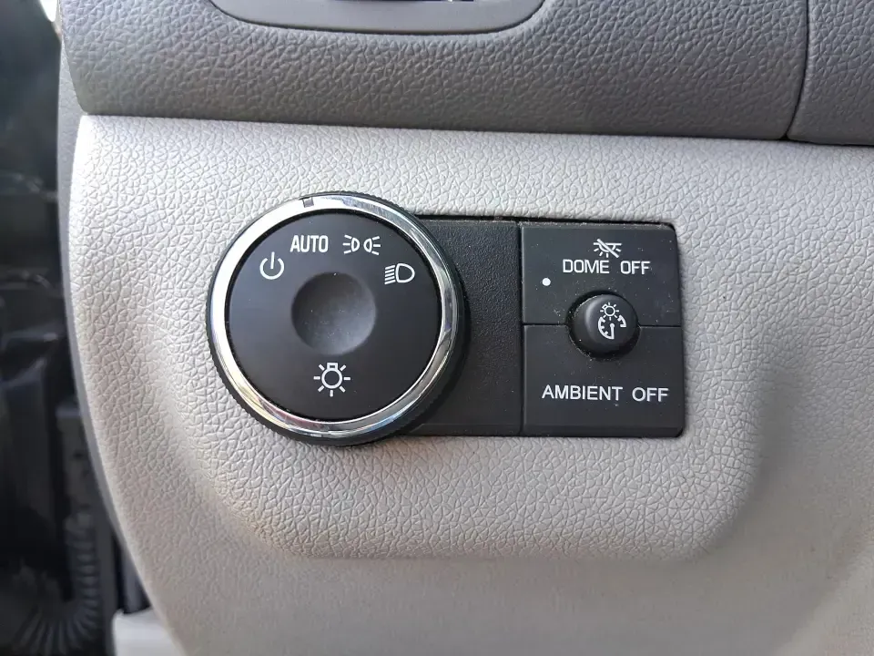 2015 Buick Enclave Convenience (5GAKRAKD3FJ) with an 3.6L V-6 gasoline direct injection engine, 6-Speed Automatic Overdrive transmission, located at 1184 Kauffman Ave, Fairborn, OH, 45324, (937) 908-9800, 39.807072, -84.030914 - 2015 Buick Enclave Convenience - Photo#16