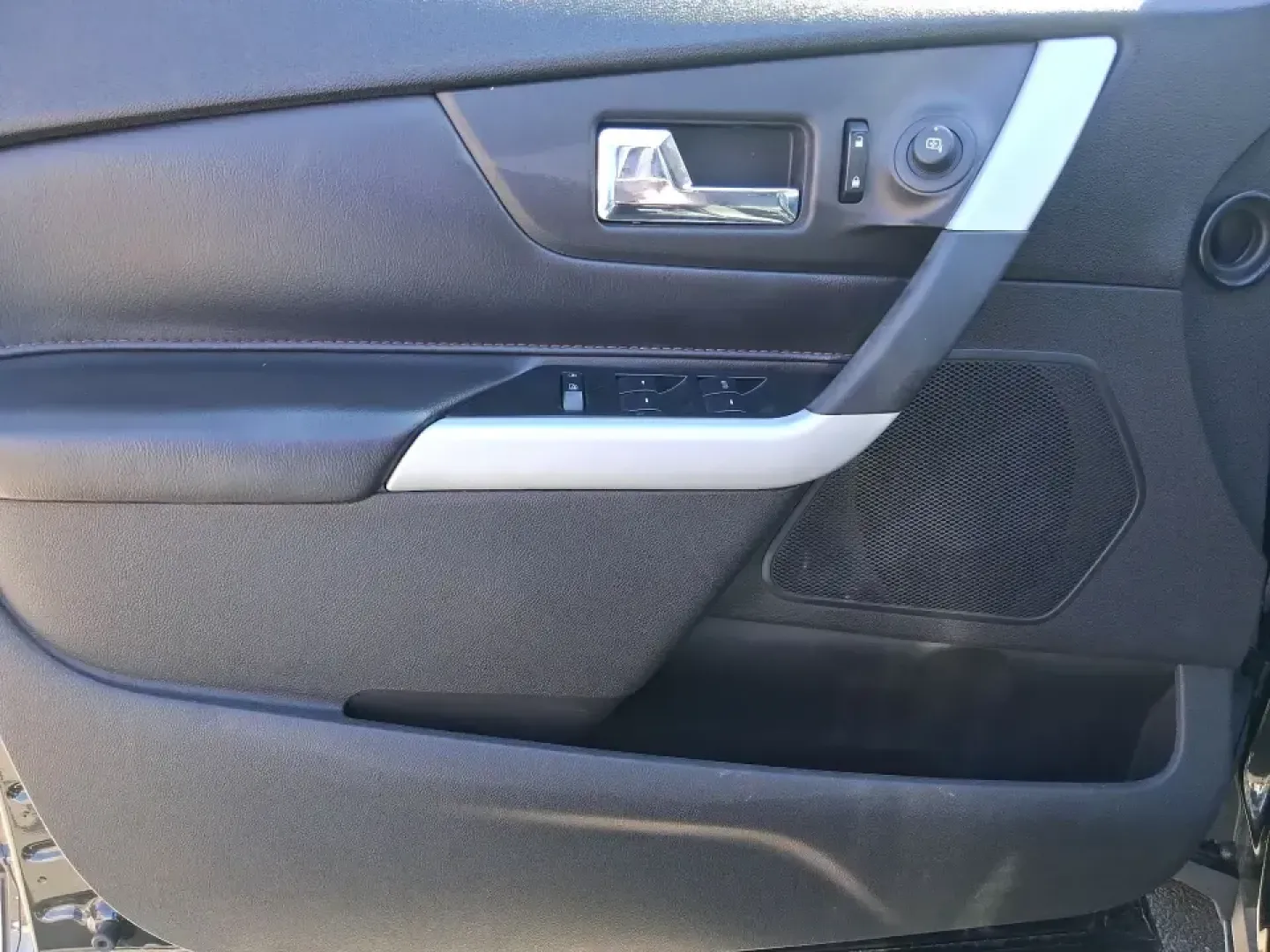 2014 Ford Edge Limited (2FMDK4KC1EB) with an 3.5L V-6 DOHC engine, 6-Speed Automatic transmission, located at 1099 N County Rd 25A , Troy, OH, 45373, (937) 908-9800, 40.057079, -84.212883 - Need an SUV that can handle Ohio's changing weather, keep everyone comfortable on school runs, and still feel upscale on date night or weekend getaways? This 2014 Ford Edge Limited in Tuxedo Black Metallic is built for real life in Troy-whether you're commuting down I75, running errands along N Coun - Photo#19