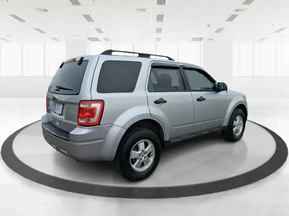 2012 Ford Escape XLT (1FMCU9D70CK) with an 2.5L L4 DOHC 16V engine, 6-Speed Automatic transmission, located at 1184 Kauffman Ave, Fairborn, OH, 45324, (937) 908-9800, 39.807072, -84.030914 - 2012 Ford Escape XLT - Photo#2