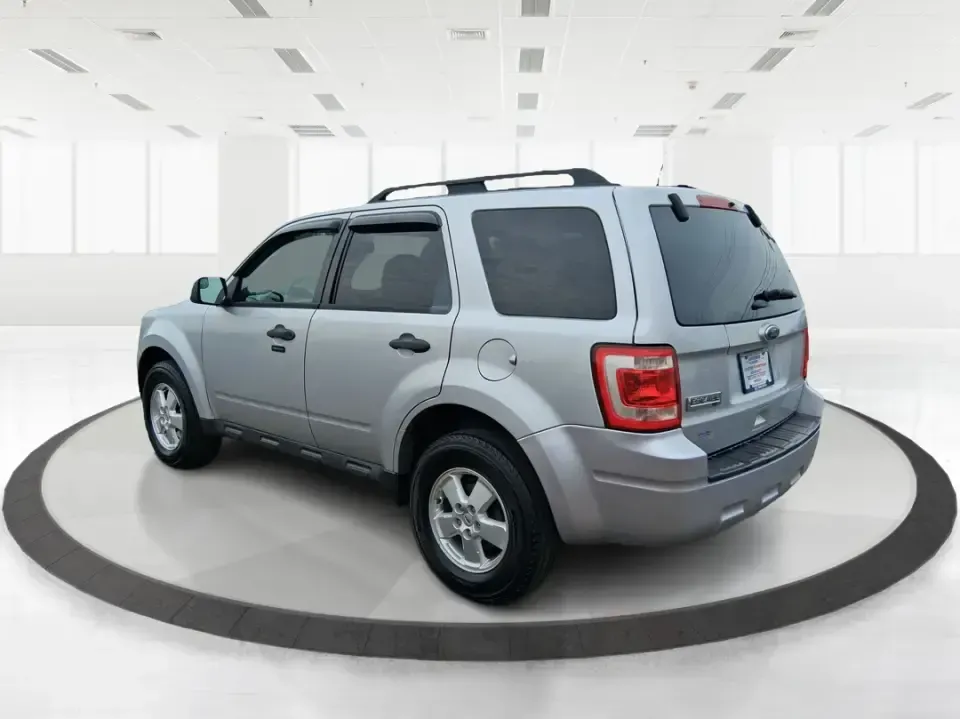 2012 Ford Escape XLT (1FMCU9D70CK) with an 2.5L L4 DOHC 16V engine, 6-Speed Automatic transmission, located at 1184 Kauffman Ave, Fairborn, OH, 45324, (937) 908-9800, 39.807072, -84.030914 - 2012 Ford Escape XLT - Photo#4