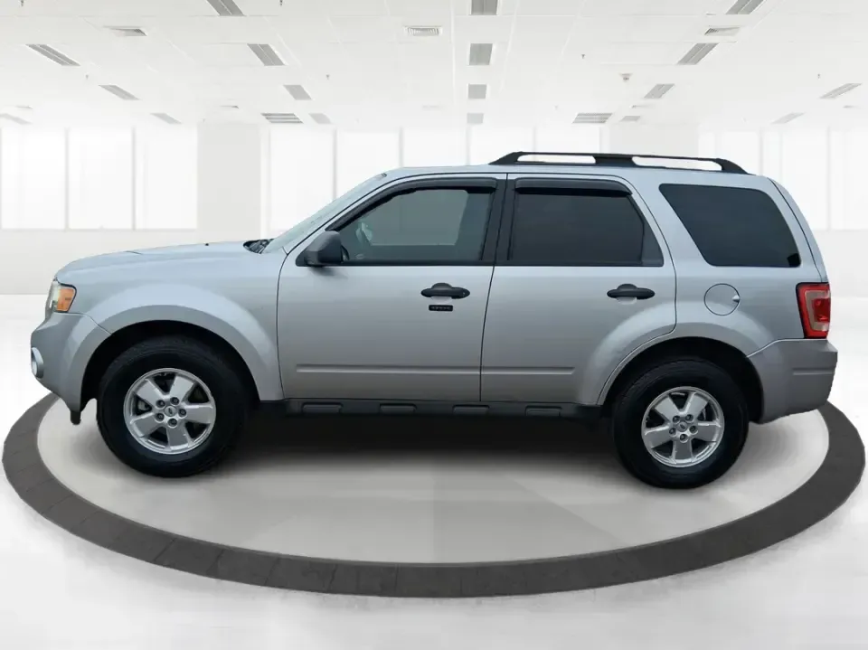 2012 Ford Escape XLT (1FMCU9D70CK) with an 2.5L L4 DOHC 16V engine, 6-Speed Automatic transmission, located at 1184 Kauffman Ave, Fairborn, OH, 45324, (937) 908-9800, 39.807072, -84.030914 - 2012 Ford Escape XLT - Photo#5