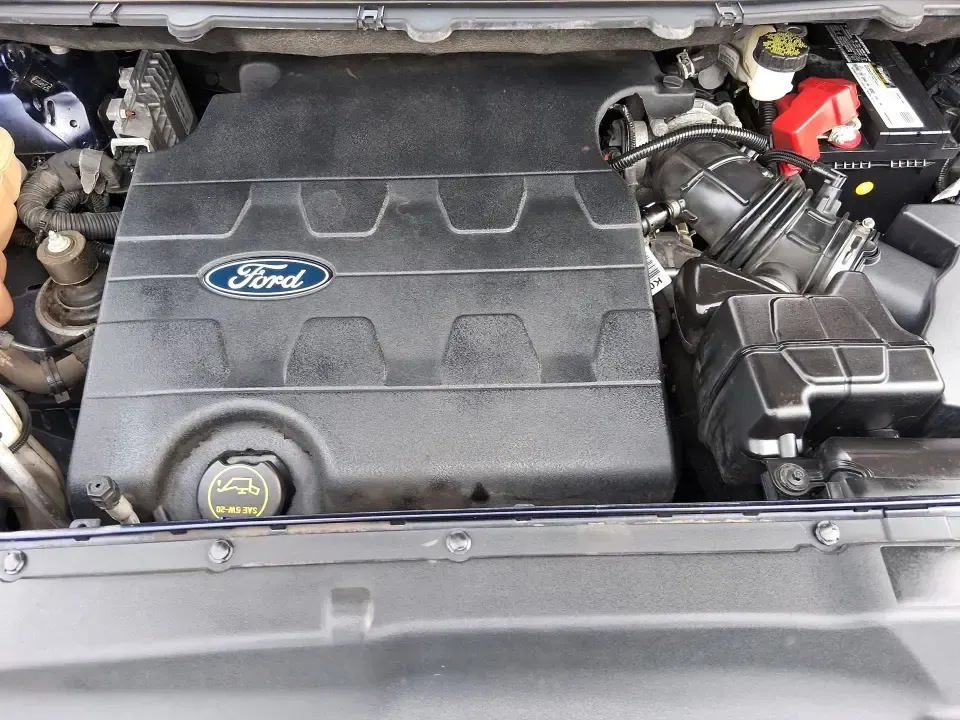 2015 Ford Edge SEL (2FMPK4J88FB) with an 3.5L V6 DOHC 24V engine, 6A transmission, located at 1951 S Dayton Lakeview Rd., New Carlisle, OH, 45344, (937) 908-9800, 39.890999, -84.050255 - 2015 Ford Edge SEL - Photo#11