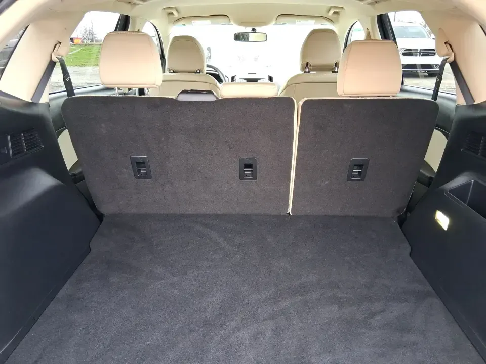 2015 Ford Edge SEL (2FMPK4J88FB) with an 3.5L V6 DOHC 24V engine, 6A transmission, located at 1951 S Dayton Lakeview Rd., New Carlisle, OH, 45344, (937) 908-9800, 39.890999, -84.050255 - 2015 Ford Edge SEL - Photo#12