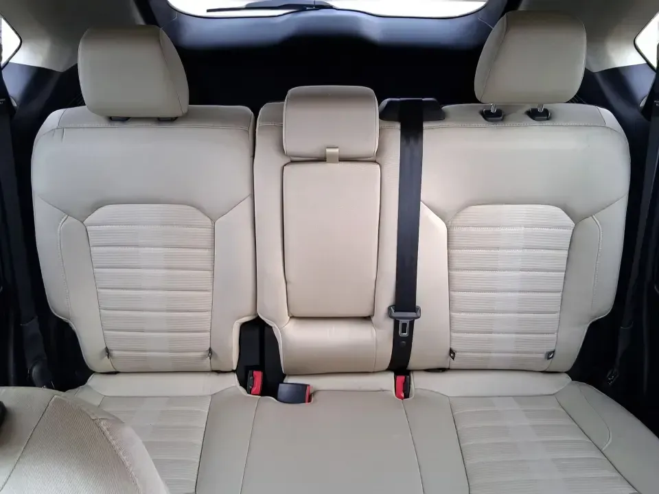 2015 Ford Edge SEL (2FMPK4J88FB) with an 3.5L V6 DOHC 24V engine, 6A transmission, located at 1951 S Dayton Lakeview Rd., New Carlisle, OH, 45344, (937) 908-9800, 39.890999, -84.050255 - 2015 Ford Edge SEL - Photo#14