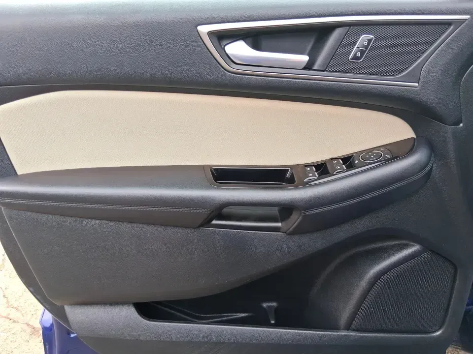 2015 Ford Edge SEL (2FMPK4J88FB) with an 3.5L V6 DOHC 24V engine, 6A transmission, located at 1951 S Dayton Lakeview Rd., New Carlisle, OH, 45344, (937) 908-9800, 39.890999, -84.050255 - 2015 Ford Edge SEL - Photo#19