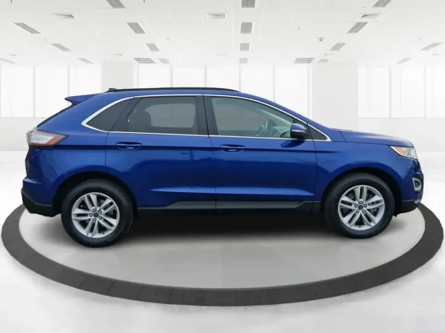 2015 Ford Edge SEL (2FMPK4J88FB) with an 3.5L V6 DOHC 24V engine, 6A transmission, located at 880 E. National Road, Vandalia, OH, 45377, (937) 908-9800, 39.891918, -84.183594 - Picture your next Ohio weekend: a quick grocery run through New Carlisle turns into a spontaneous drive out toward the Mad River, a family outing near the Clark County Fairgrounds, or an easy road trip down I70 and I675 with everyone comfortable and your gear packed. This 2015 Ford Edge SEL is built - Photo#1