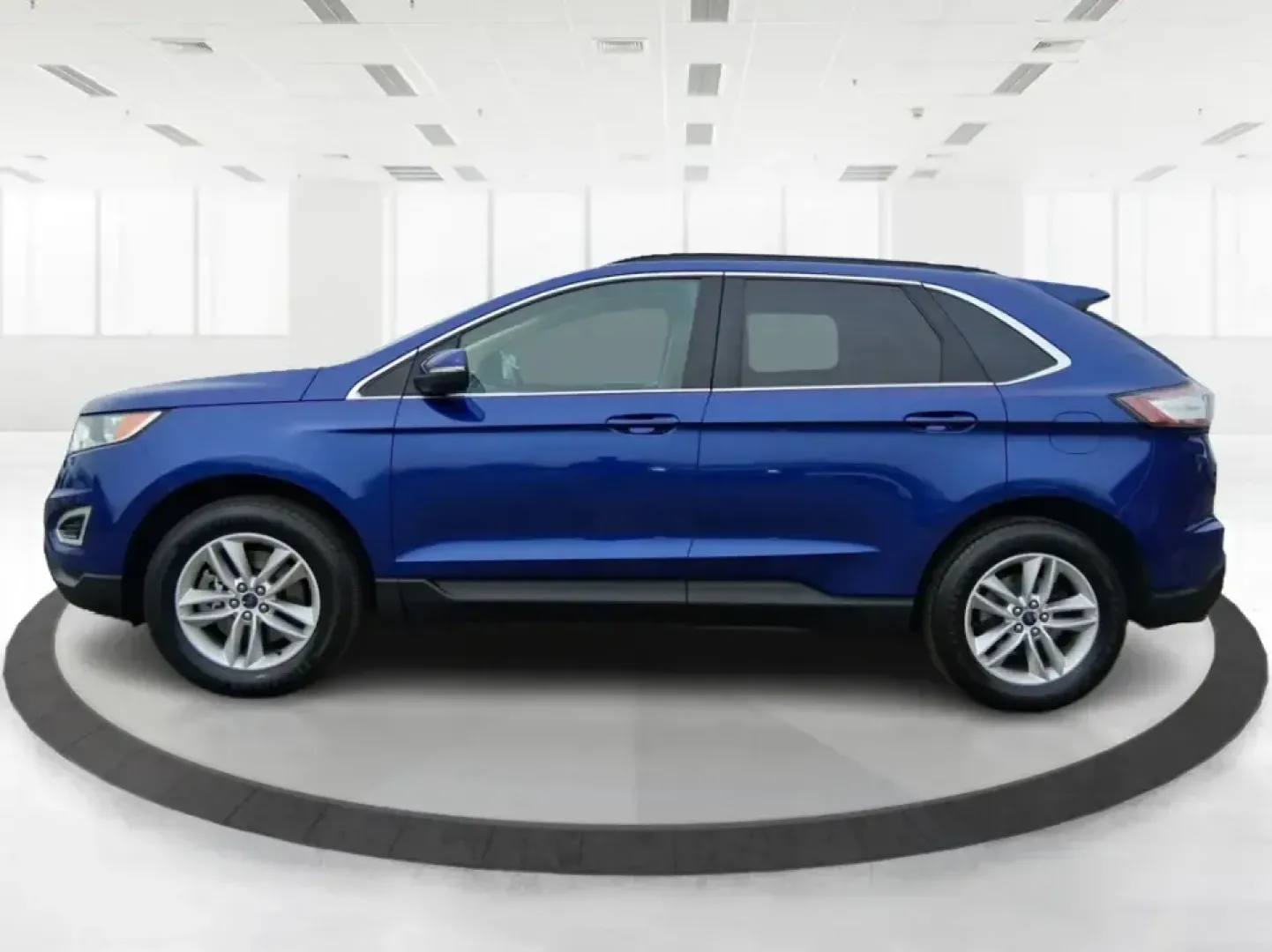 2015 Ford Edge SEL (2FMPK4J88FB) with an 3.5L V6 DOHC 24V engine, 6A transmission, located at 880 E. National Road, Vandalia, OH, 45377, (937) 908-9800, 39.891918, -84.183594 - Picture your next Ohio weekend: a quick grocery run through New Carlisle turns into a spontaneous drive out toward the Mad River, a family outing near the Clark County Fairgrounds, or an easy road trip down I70 and I675 with everyone comfortable and your gear packed. This 2015 Ford Edge SEL is built - Photo#5