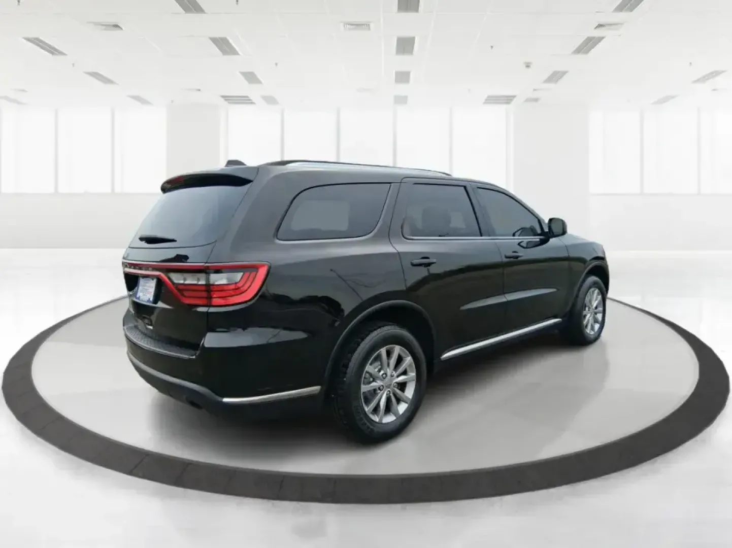 2017 Dodge Durango SXT AWD (1C4RDJAGXHC) with an Pentastar 3.6L V-6 DOHC engine, 8A transmission, located at 4508 South Dixie Dr, Moraine, OH, 45439, (937) 908-9800, 39.689976, -84.218452 - Need one SUV that can handle the weekday school run, the I75 commute, and a loaded-up weekend road trip to Caesar Creek or the Dayton Dragons game? This 2017 Dodge Durango SXT AWD is built for real-life Ohio driving-roomy, confident in all seasons, and versatile enough for growing families, busy pro - Photo#2