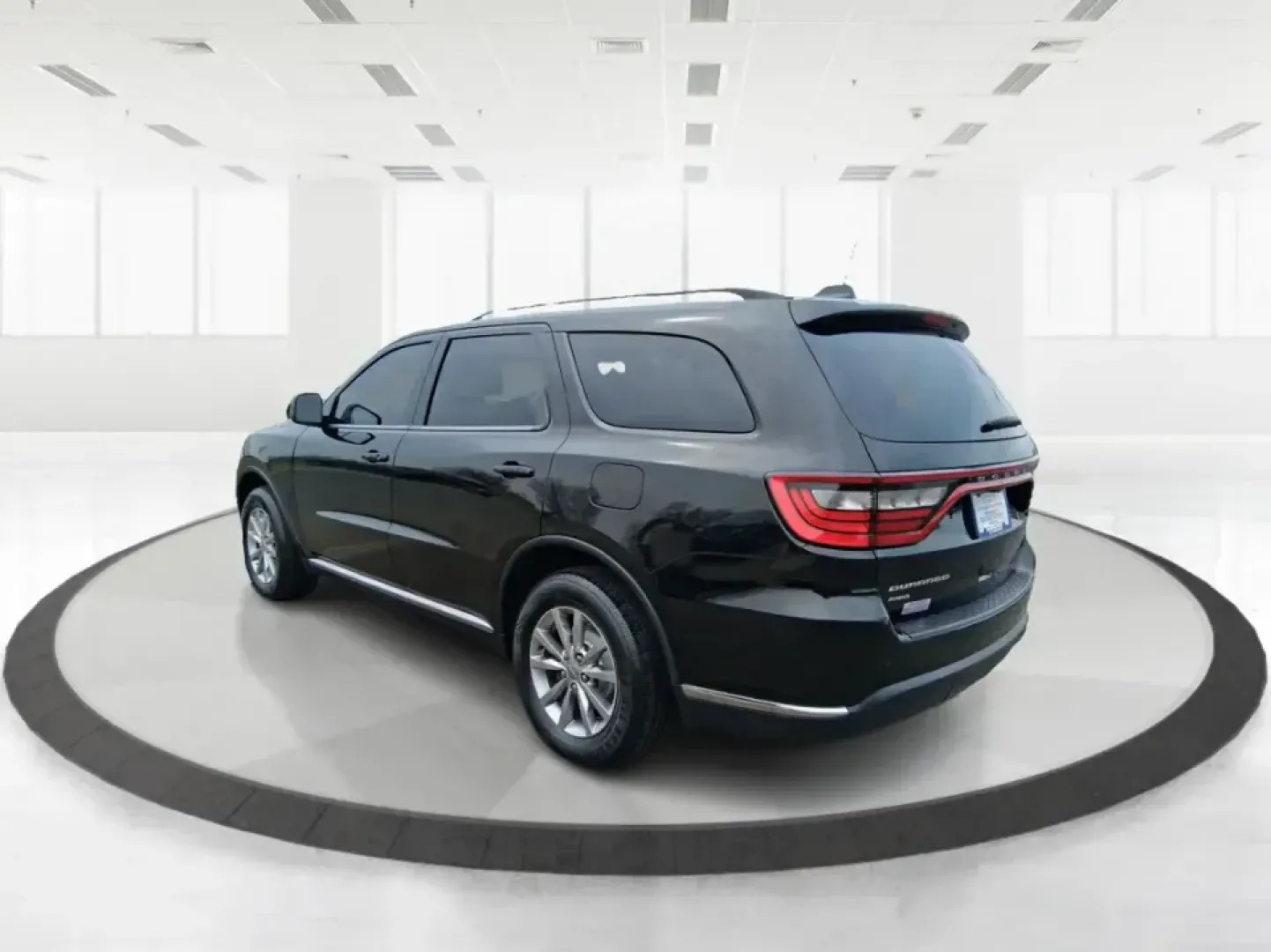 2017 Dodge Durango SXT AWD (1C4RDJAGXHC) with an Pentastar 3.6L V-6 DOHC engine, 8A transmission, located at 4508 South Dixie Dr, Moraine, OH, 45439, (937) 908-9800, 39.689976, -84.218452 - Need one SUV that can handle the weekday school run, the I75 commute, and a loaded-up weekend road trip to Caesar Creek or the Dayton Dragons game? This 2017 Dodge Durango SXT AWD is built for real-life Ohio driving-roomy, confident in all seasons, and versatile enough for growing families, busy pro - Photo#4