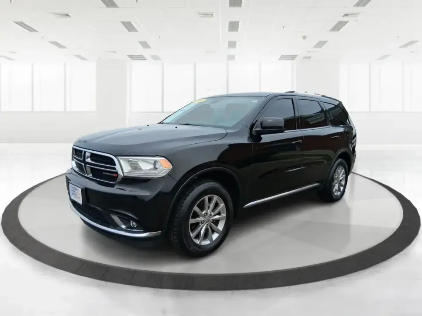 2017 Dodge Durango SXT AWD (1C4RDJAGXHC) with an Pentastar 3.6L V-6 DOHC engine, 8A transmission, located at 4508 South Dixie Dr, Moraine, OH, 45439, (937) 908-9800, 39.689976, -84.218452 - Need one SUV that can handle the weekday school run, the I75 commute, and a loaded-up weekend road trip to Caesar Creek or the Dayton Dragons game? This 2017 Dodge Durango SXT AWD is built for real-life Ohio driving-roomy, confident in all seasons, and versatile enough for growing families, busy pro - Photo#8