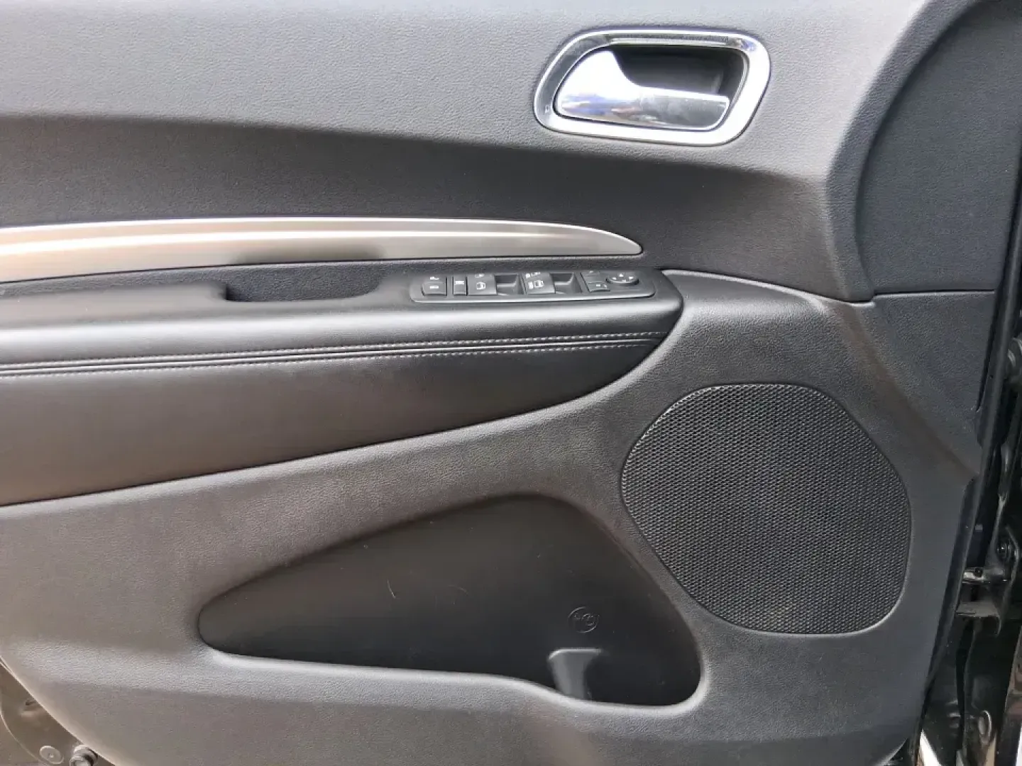 2017 Dodge Durango SXT AWD (1C4RDJAGXHC) with an Pentastar 3.6L V-6 DOHC engine, 8A transmission, located at 4508 South Dixie Dr, Moraine, OH, 45439, (937) 908-9800, 39.689976, -84.218452 - Need one SUV that can handle the weekday school run, the I75 commute, and a loaded-up weekend road trip to Caesar Creek or the Dayton Dragons game? This 2017 Dodge Durango SXT AWD is built for real-life Ohio driving-roomy, confident in all seasons, and versatile enough for growing families, busy pro - Photo#19