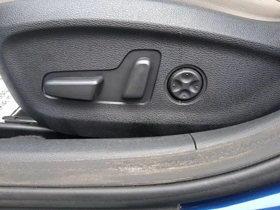 2015 Hyundai Sonata Limited (5NPE34AF5FH) with an 2.4L I-4 gasoline direct injection engine, 6-Speed Automatic transmission, located at 1951 S Dayton Lakeview Rd., New Carlisle, OH, 45344, (937) 908-9800, 39.890999, -84.050255 - Picture your next week going smoother: an easy highway commute up I75, a comfortable school drop-off run through Piqua, and a weekend drive to the Miami County Fairgrounds-all in a sedan that feels upscale without the upscale price. This **2015 Hyundai Sonata Limited** in **Lakeside Blue** is built - Photo#17