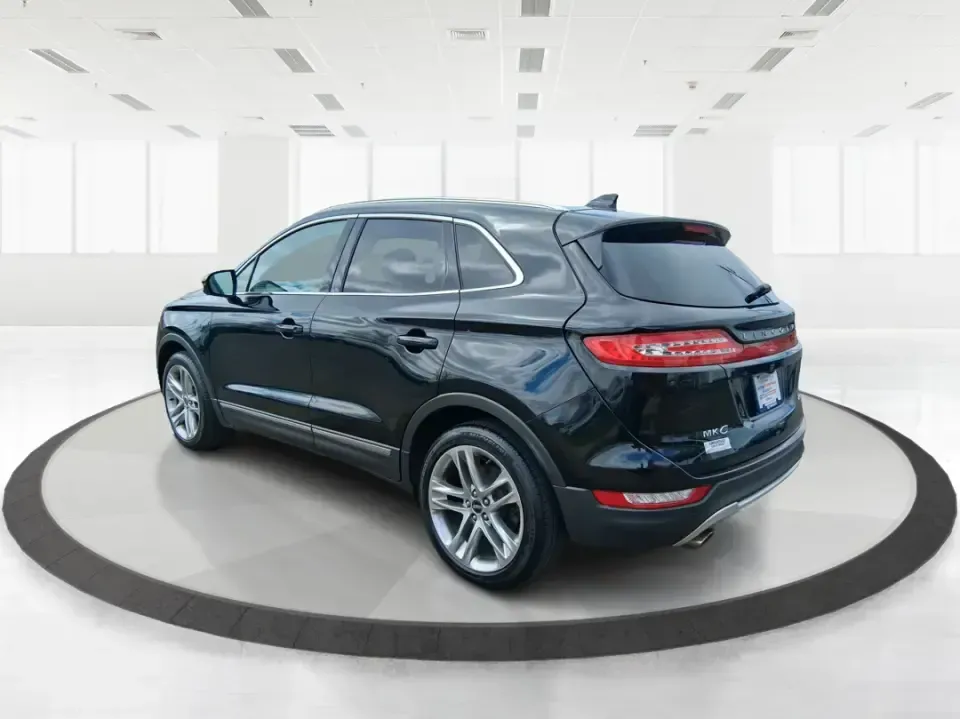 2017 Lincoln MKC Reserve (5LMCJ3D97HU) with an 2.0L L4 DOHC 16V engine, 6A transmission, located at 8750 N County Rd 25A, Piqua, OH, 45356, (937) 908-9800, 40.164391, -84.232513 - Picture your next road trip starting in Piqua with the family loaded up, playlists queued, and plenty of room for luggage-then finishing the day with a quiet, comfortable drive home on I75. This 2017 Lincoln MKC Reserve SUV is built for real life: long commutes, weekend getaways to Indian Lake, and - Photo#4