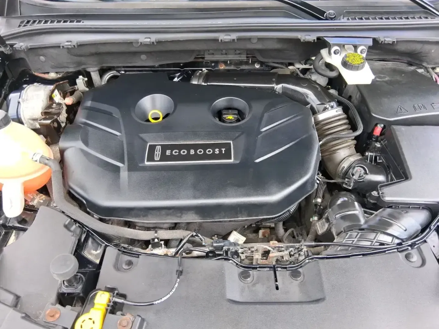 2017 Lincoln MKC Reserve (5LMCJ3D97HU) with an 2.0L L4 DOHC 16V engine, 6A transmission, located at 8750 N County Rd 25A, Piqua, OH, 45356, (937) 908-9800, 40.164391, -84.232513 - Picture your next road trip starting in Piqua with the family loaded up, playlists queued, and plenty of room for luggage-then finishing the day with a quiet, comfortable drive home on I75. This 2017 Lincoln MKC Reserve SUV is built for real life: long commutes, weekend getaways to Indian Lake, and - Photo#11