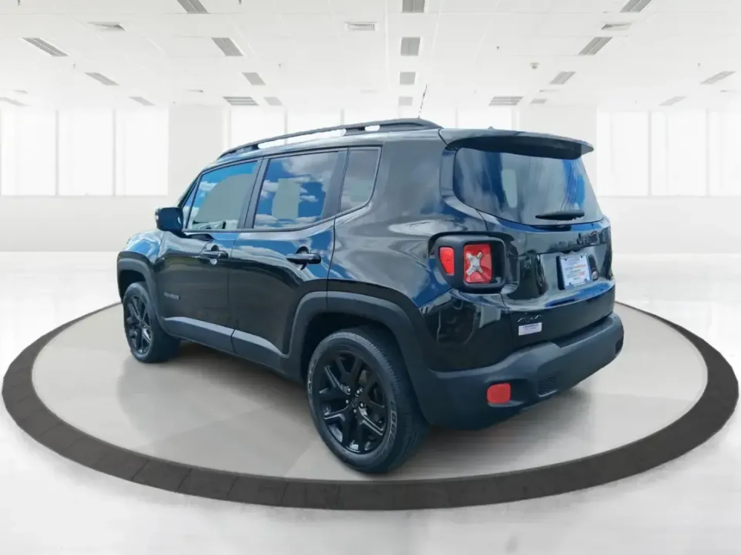 2017 Jeep Renegade Altitude 4x4 (ZACCJBBBXHP) with an 2.4L L4 DOHC 16V engine, 6M transmission, located at 4508 South Dixie Dr, Moraine, OH, 45439, (937) 908-9800, 39.689976, -84.218452 - Picture your next Ohio weekend: loading up the gear for a quick getaway to Carillon Historical Park, meeting friends near The Greene for dinner, or taking the scenic back roads out toward Caesar Creek-without worrying about the weather. This 2017 Jeep Renegade Altitude 4x4 is built for real-life ver - Photo#4