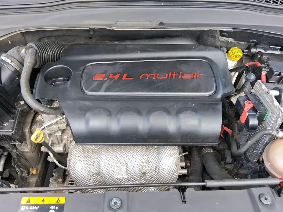 2017 Jeep Renegade Altitude 4x4 (ZACCJBBBXHP) with an 2.4L L4 DOHC 16V engine, 6M transmission, located at 4508 South Dixie Dr, Moraine, OH, 45439, (937) 908-9800, 39.689976, -84.218452 - Picture your next Ohio weekend: loading up the gear for a quick getaway to Carillon Historical Park, meeting friends near The Greene for dinner, or taking the scenic back roads out toward Caesar Creek-without worrying about the weather. This 2017 Jeep Renegade Altitude 4x4 is built for real-life ver - Photo#10