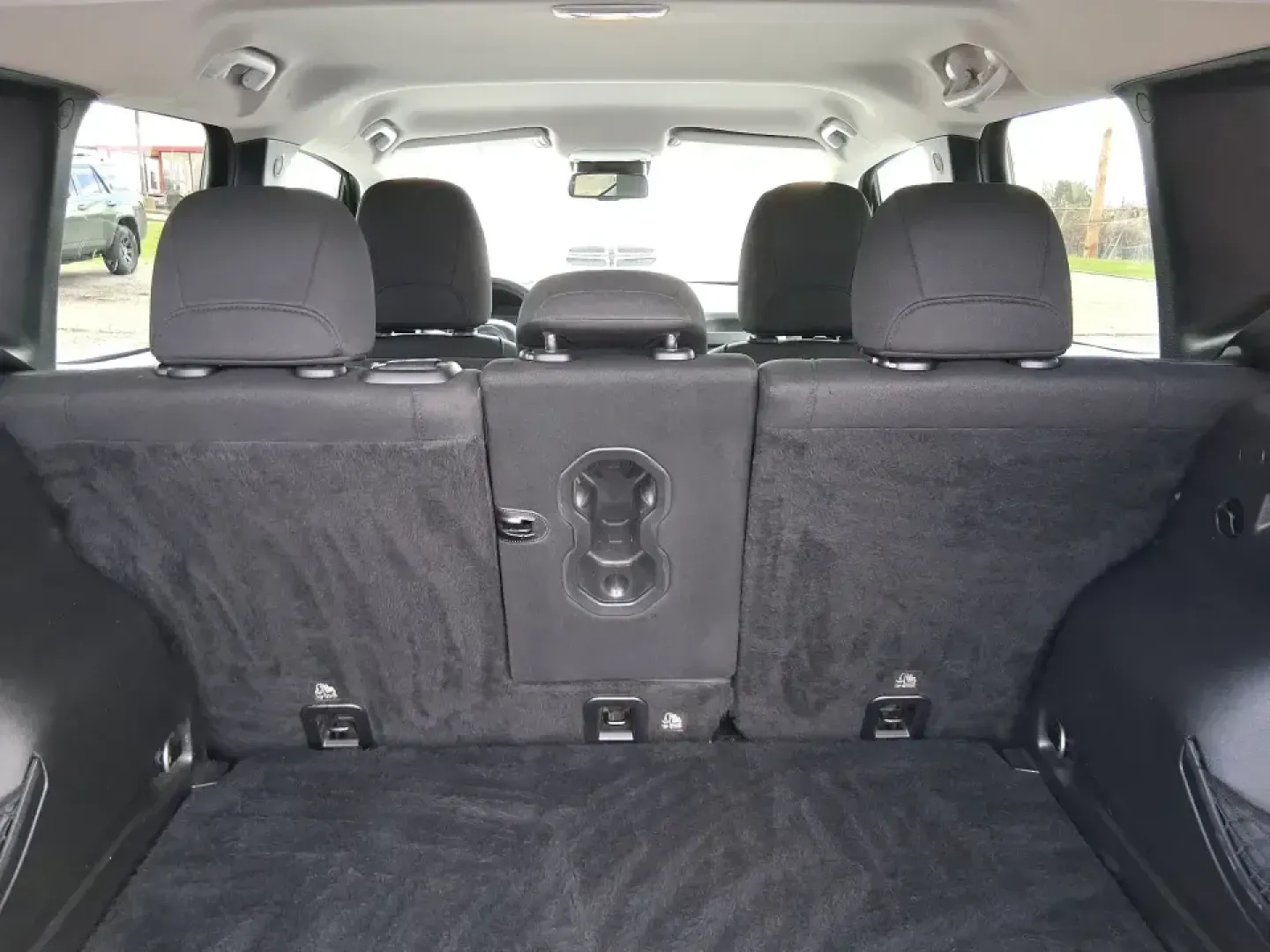 2017 Jeep Renegade Altitude 4x4 (ZACCJBBBXHP) with an 2.4L L4 DOHC 16V engine, 6M transmission, located at 4508 South Dixie Dr, Moraine, OH, 45439, (937) 908-9800, 39.689976, -84.218452 - Picture your next Ohio weekend: loading up the gear for a quick getaway to Carillon Historical Park, meeting friends near The Greene for dinner, or taking the scenic back roads out toward Caesar Creek-without worrying about the weather. This 2017 Jeep Renegade Altitude 4x4 is built for real-life ver - Photo#12