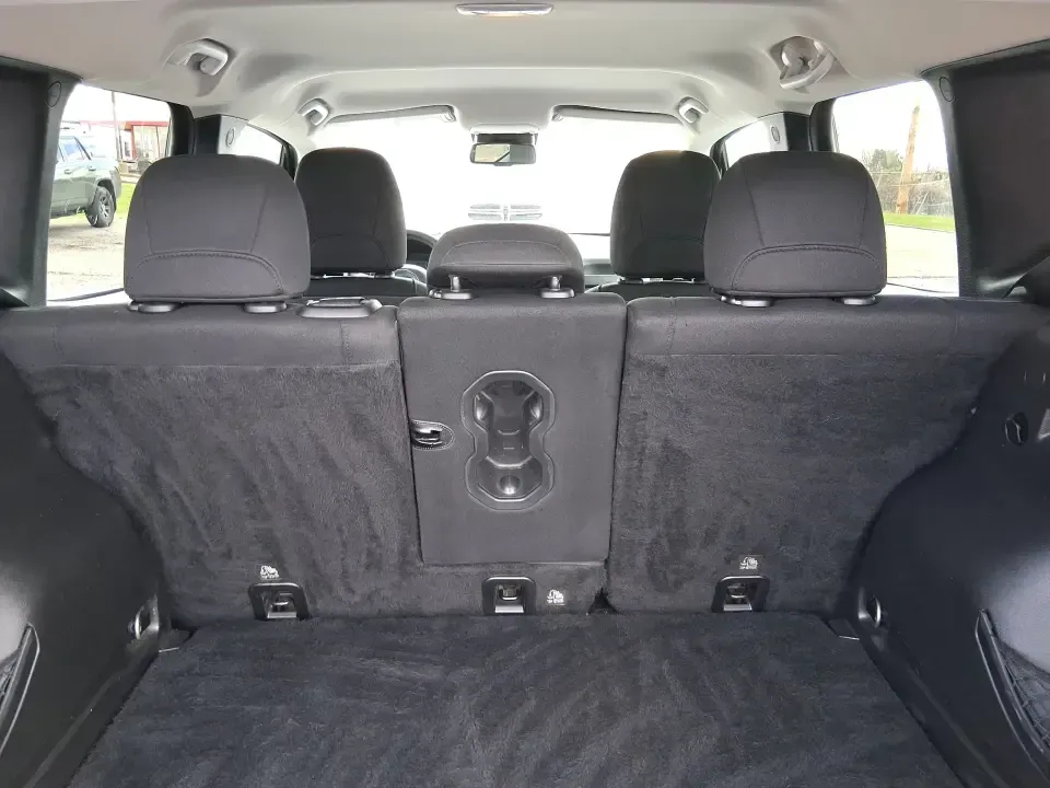 2017 Jeep Renegade Altitude 4x4 (ZACCJBBBXHP) with an 2.4L L4 DOHC 16V engine, 6M transmission, located at 4508 South Dixie Dr, Moraine, OH, 45439, (937) 908-9800, 39.689976, -84.218452 - Picture your next Ohio weekend: loading up the gear for a quick getaway to Carillon Historical Park, meeting friends near The Greene for dinner, or taking the scenic back roads out toward Caesar Creek-without worrying about the weather. This 2017 Jeep Renegade Altitude 4x4 is built for real-life ver - Photo#11