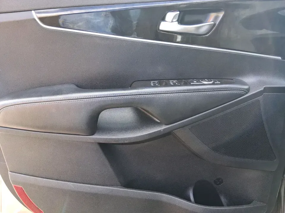 2018 Kia Sorento 2.4L LX (5XYPG4A33JG) with an 2.4L I-4 gasoline direct injection engine, 6A transmission, located at 1184 Kauffman Ave, Fairborn, OH, 45324, (937) 908-9800, 39.807072, -84.030914 - Need one SUV that can handle school drop-offs in the morning, a long commute down I675 in the afternoon, and a weekend road trip to the National Museum of the U.S. Air Force without feeling cramped? This 2018 Kia Sorento LX is built for real-life schedules-comfortable, practical, and ready for every - Photo#17