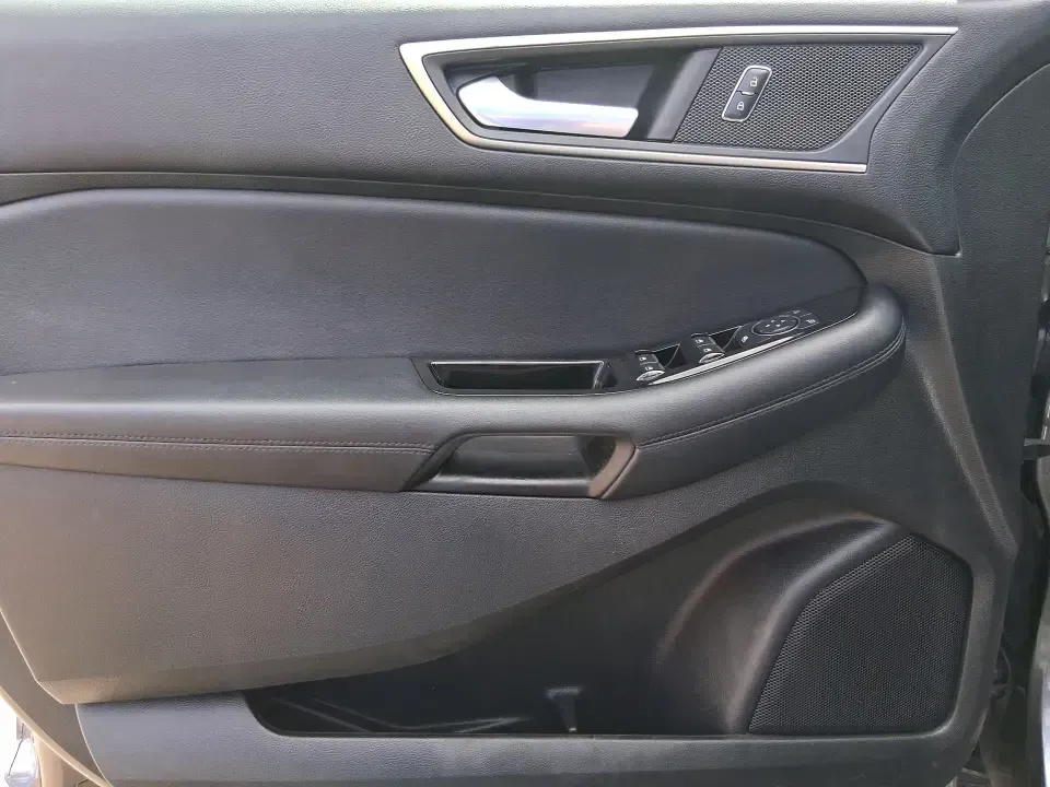 2017 Ford Edge SEL (2FMPK4J94HB) with an 2.0L L4 DOHC 16V engine, 6A transmission, located at 401 Woodman Dr, Riverside, OH, 45431, (937) 908-9800, 39.760899, -84.123421 - Picture your next week going smoother: an SUV that's ready for the school run, the I675 commute, and a spontaneous weekend escape to Carillon Historical Park or a family day at the National Museum of the U.S. Air Force. This 2017 Ford Edge SEL in Magnetic Metallic is built for real life in the Miami - Photo#20