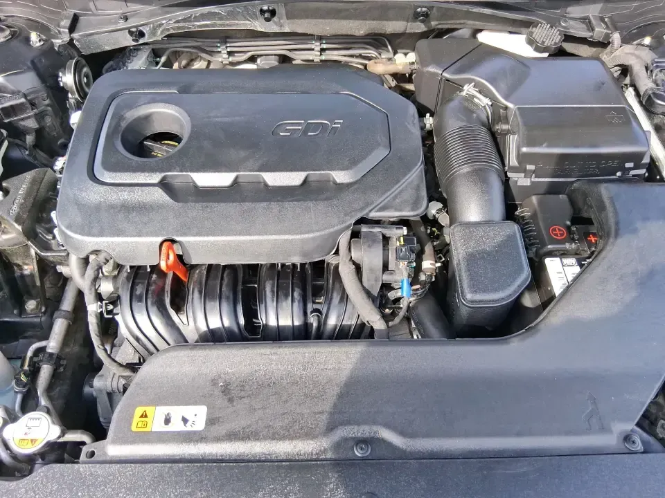 2017 Hyundai Sonata SE (5NPE24AF7HH) with an 2.4L I-4 gasoline direct injection engine, 7A transmission, located at 1099 N County Rd 25A , Troy, OH, 45373, (937) 908-9800, 40.057079, -84.212883 - Need a dependable sedan for the daily commute down I75, quick errands around Troy, or comfortable weekend drives to Dayton? This 2017 Hyundai Sonata SE in Phantom Black is an easy-to-live-with choice for practical drivers who want modern safety, efficient performance, and a smooth ride-without payin - Photo#11