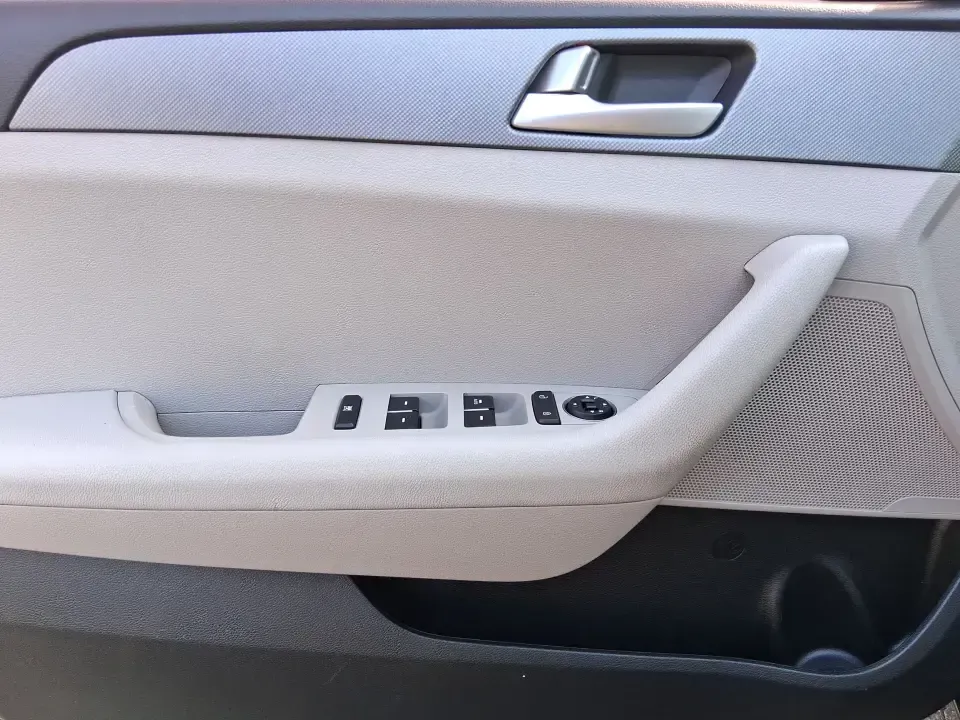 2017 Hyundai Sonata SE (5NPE24AF7HH) with an 2.4L I-4 gasoline direct injection engine, 7A transmission, located at 1099 N County Rd 25A , Troy, OH, 45373, (937) 908-9800, 40.057079, -84.212883 - Need a dependable sedan for the daily commute down I75, quick errands around Troy, or comfortable weekend drives to Dayton? This 2017 Hyundai Sonata SE in Phantom Black is an easy-to-live-with choice for practical drivers who want modern safety, efficient performance, and a smooth ride-without payin - Photo#17