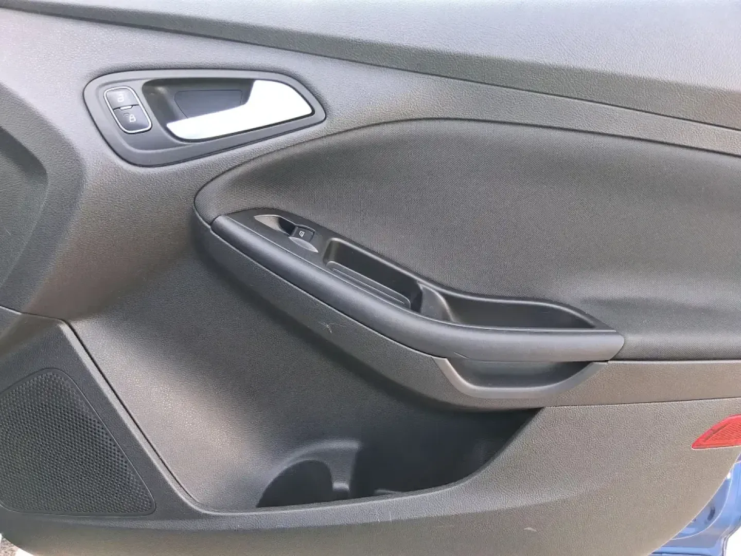 2018 Ford Focus SE (1FADP3FE4JL) with an 1.0L L3 engine, Automatic transmission, located at 1951 S Dayton Lakeview Rd., New Carlisle, OH, 45344, (937) 908-9800, 39.890999, -84.050255 - Need a dependable commuter that's easy to park downtown, comfortable on I70, and efficient enough for everyday errands from Meijer runs to school drop-offs? This 2018 Ford Focus SE sedan is a smart, budget-friendly choice for life in and around New Carlisle, offering modern tech, confidence-inspirin - Photo#19