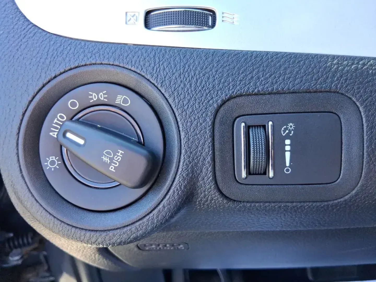 2018 Dodge Journey GT (3C4PDCEGXJT) with an Pentastar 3.6L V-6 DOHC engine, 6A transmission, located at 1951 S Dayton Lakeview Rd., New Carlisle, OH, 45344, (937) 908-9800, 39.890999, -84.050255 - Load up the family, point the hood toward I70, and make every errand or weekend getaway feel easier in this 2018 Dodge Journey GT-an SUV built for real life in and around New Carlisle. Whether you're juggling school drop-offs, commuting toward Dayton, or planning a road trip to Buck Creek State Park - Photo#16