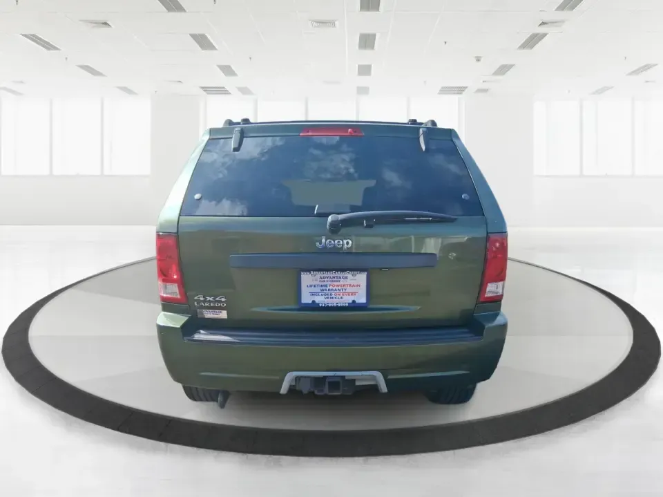 2007 Jeep Grand Cherokee Laredo (1J8GR48K47C) with an 3.7L V6 SOHC 12V engine, 5-Speed Automatic Overdrive transmission, located at 880 E. National Road, Vandalia, OH, 45377, (937) 908-9800, 39.891918, -84.183594 - Weekend getaways to the trails, winter commutes on slick Ohio roads, and family errands across town all get easier when you're in a capable SUV with true 4WD confidence. This **2007 Jeep Grand Cherokee Laredo** is built for drivers who want classic Jeep utility without giving up everyday comfort-ide - Photo#3