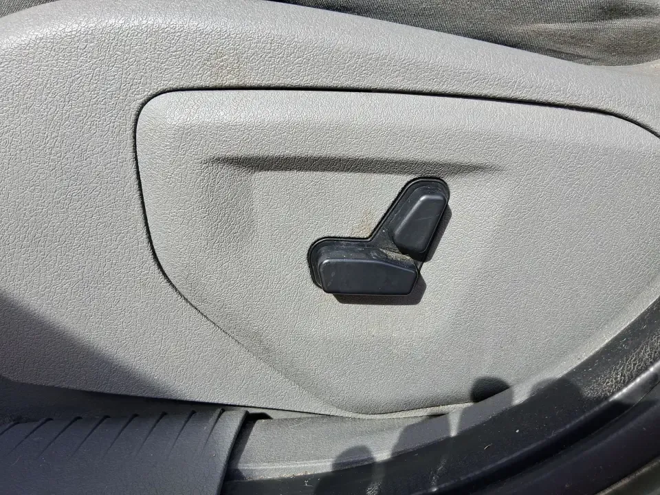 2007 Jeep Grand Cherokee Laredo (1J8GR48K47C) with an 3.7L V6 SOHC 12V engine, 5-Speed Automatic Overdrive transmission, located at 880 E. National Road, Vandalia, OH, 45377, (937) 908-9800, 39.891918, -84.183594 - Weekend getaways to the trails, winter commutes on slick Ohio roads, and family errands across town all get easier when you're in a capable SUV with true 4WD confidence. This **2007 Jeep Grand Cherokee Laredo** is built for drivers who want classic Jeep utility without giving up everyday comfort-ide - Photo#17