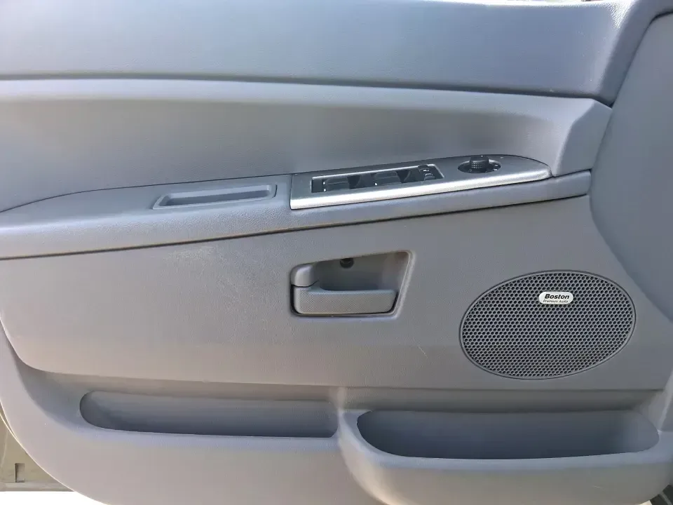 2007 Jeep Grand Cherokee Laredo (1J8GR48K47C) with an 3.7L V6 SOHC 12V engine, 5-Speed Automatic Overdrive transmission, located at 880 E. National Road, Vandalia, OH, 45377, (937) 908-9800, 39.891918, -84.183594 - Weekend getaways to the trails, winter commutes on slick Ohio roads, and family errands across town all get easier when you're in a capable SUV with true 4WD confidence. This **2007 Jeep Grand Cherokee Laredo** is built for drivers who want classic Jeep utility without giving up everyday comfort-ide - Photo#18