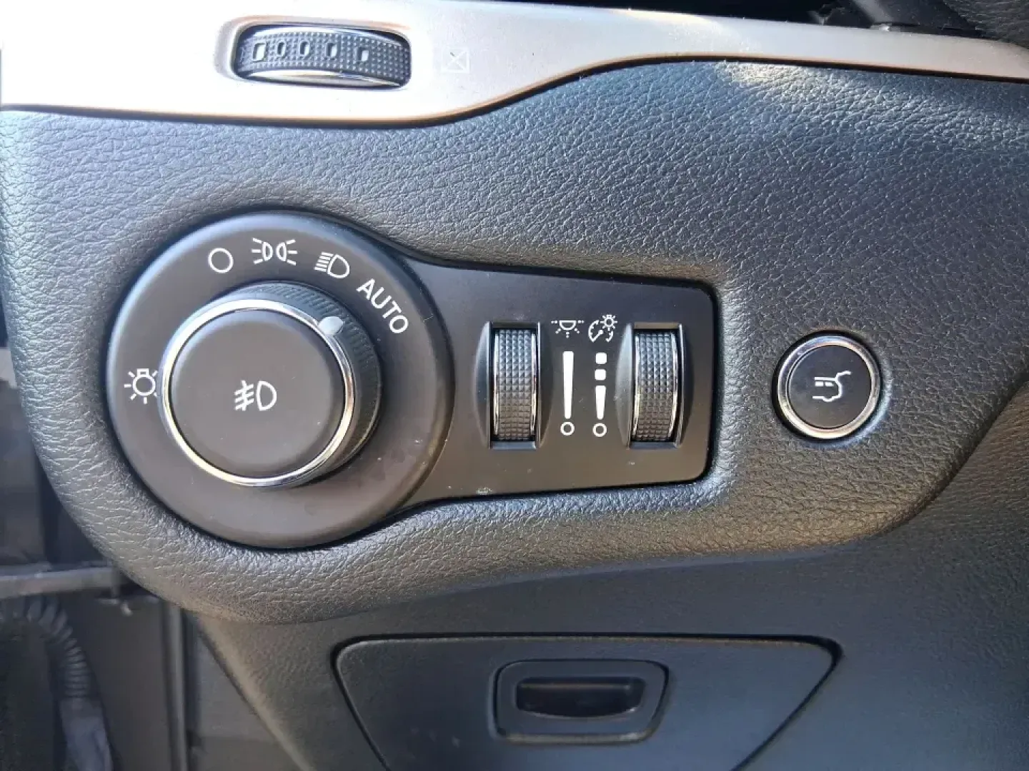 2016 Jeep Cherokee 75th Anniversary (1C4PJLCB9GW) with an 2.4L L4 DOHC 16V engine, 9A transmission, located at 401 Woodman Dr, Riverside, OH, 45431, (937) 908-9800, 39.760899, -84.123421 - Weekend road trips to Indian Lake, daily commutes down I75, or hauling sports gear across town-this **2016 Jeep Cherokee 75th Anniversary** is built for real life in West Central Ohio. With its versatile crossover footprint, confident Jeep attitude, and comfort-focused cabin, it's a smart pick for * - Photo#17